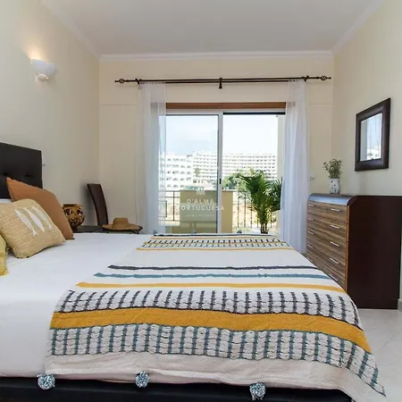 Vale Do Lago - Apartamento C *